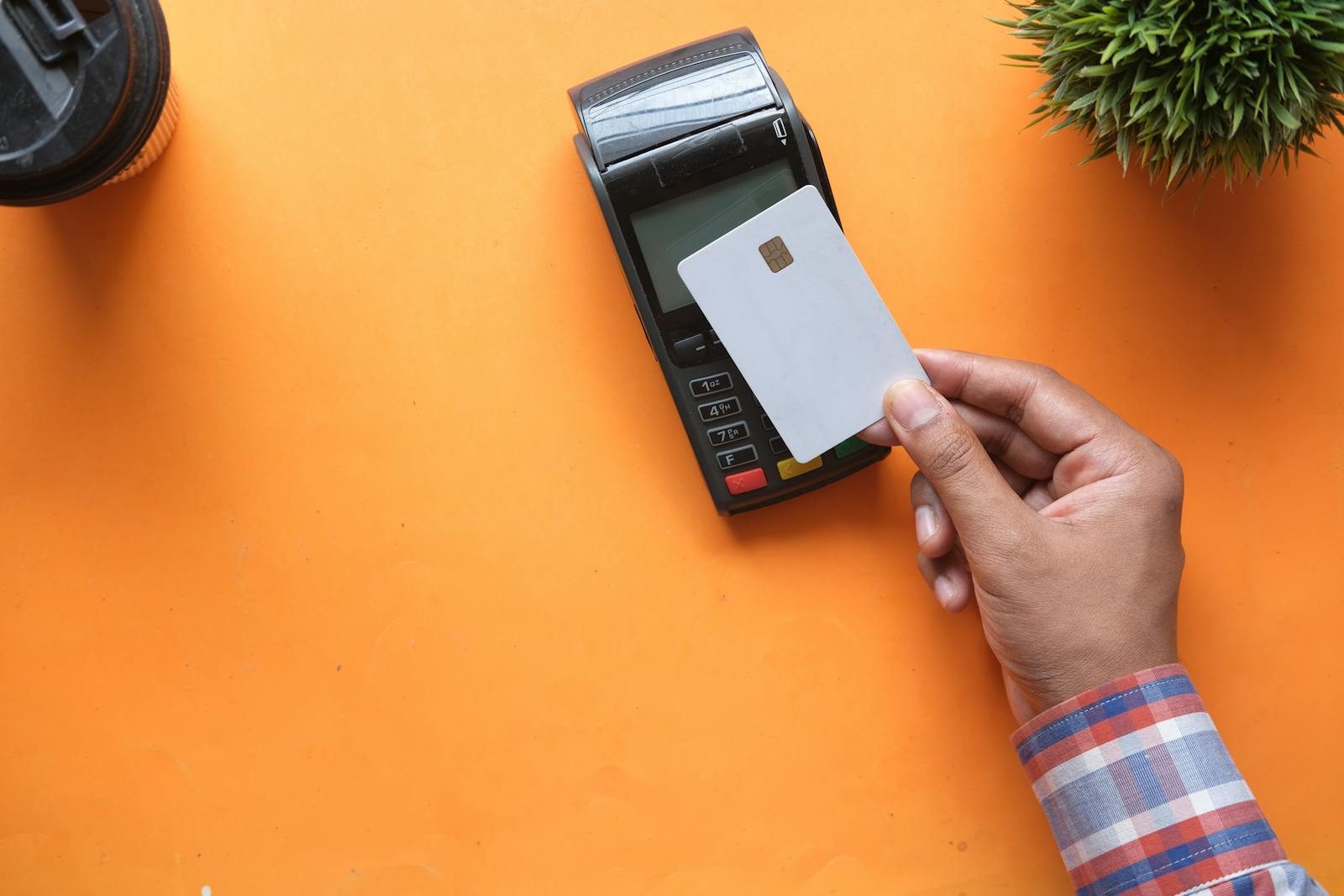 Contactless credit card payment on a card reader terminal